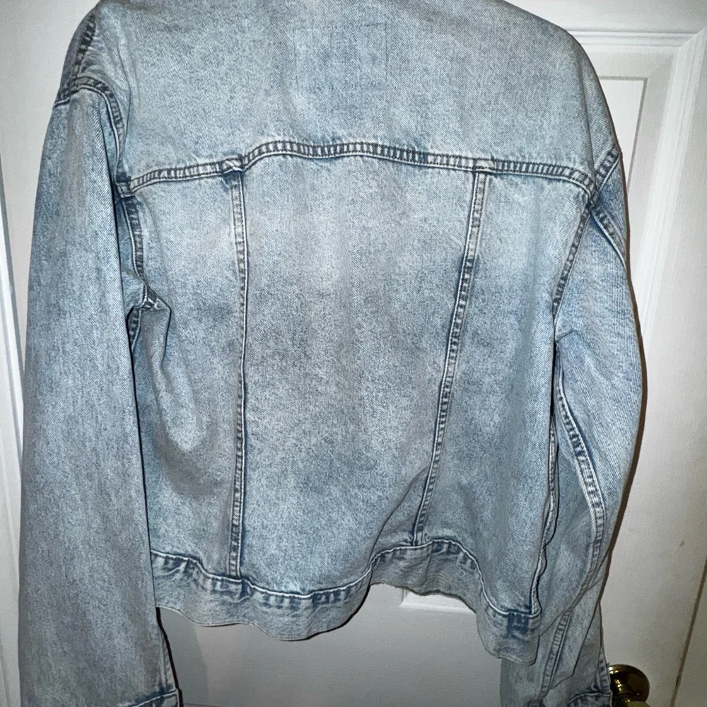 H&M Cropped Jean Jacket - Picture 3 of 4